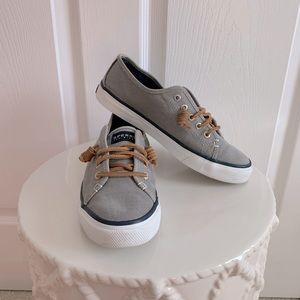 SPERRY Seacoast Grey Canvas Sneaker Size 7